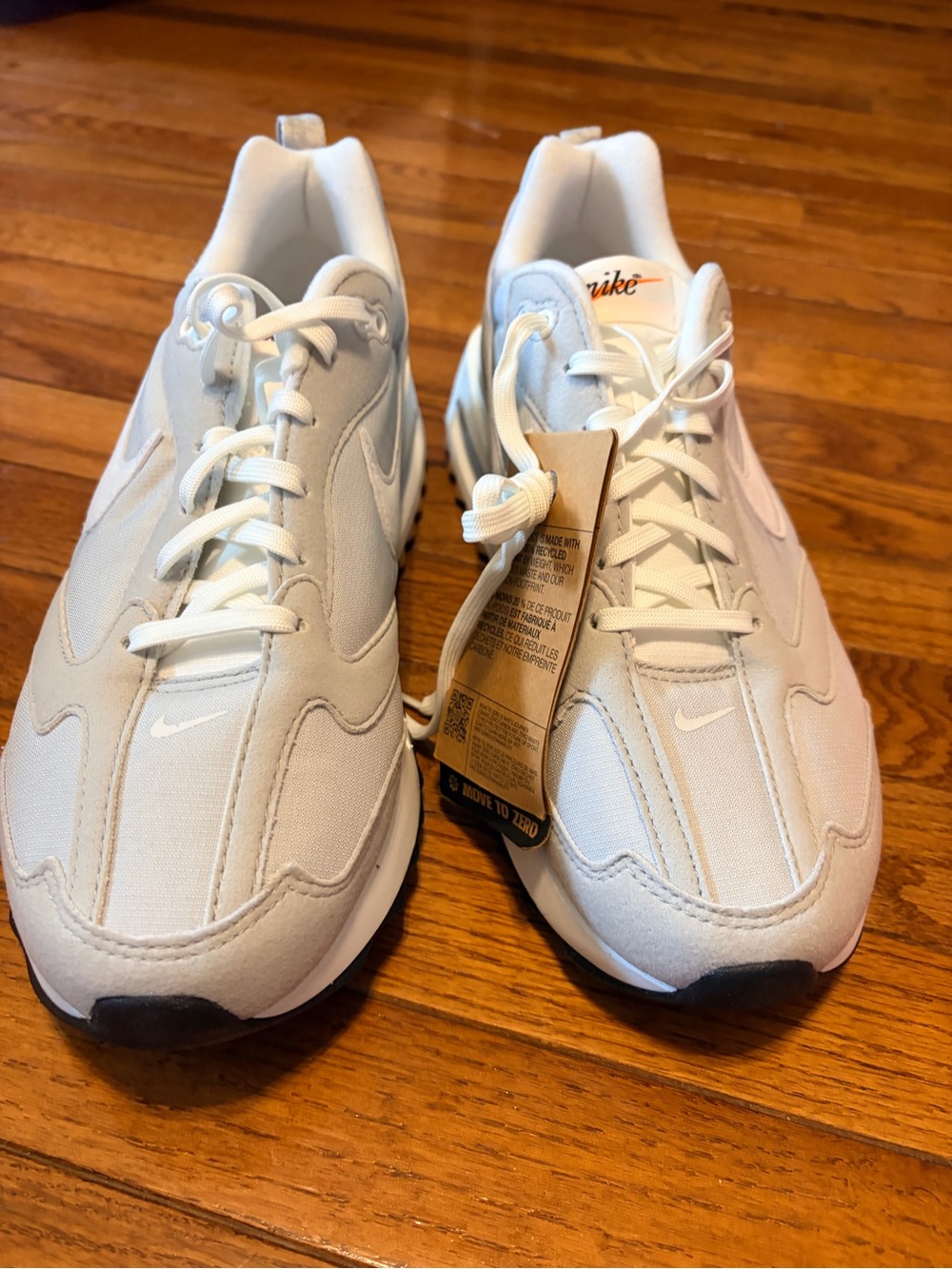 Nike Men's White and Light Gray Athletic Sneakers Air Max Dawn